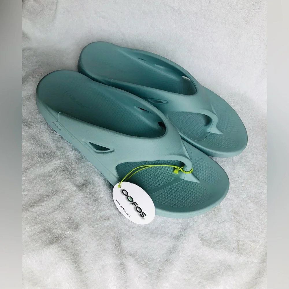 OOFOS Men's Mint Green Recovery Flip-Flops